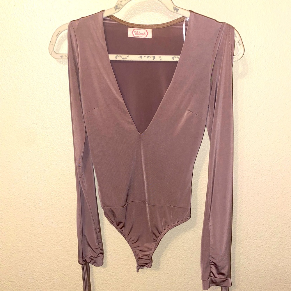 Split sleeve bodysuit